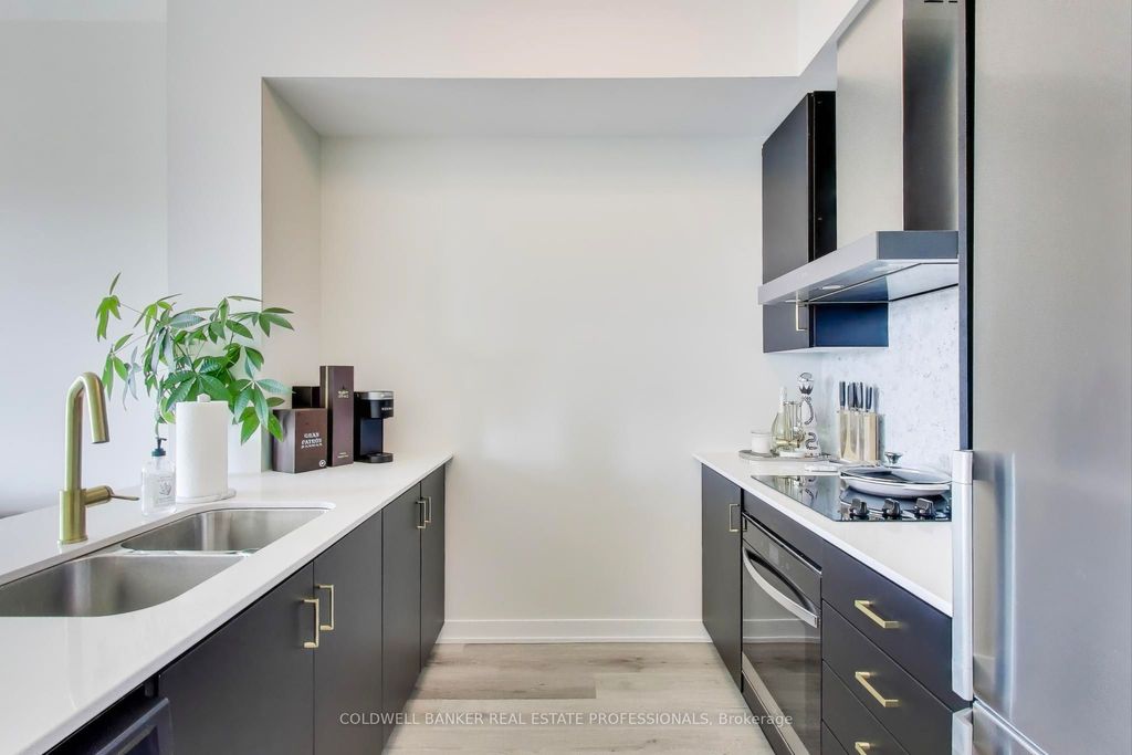 Photo of 600 North Service Road #602, Hamilton, ON L8E 0L2 (MLS # X13023100)