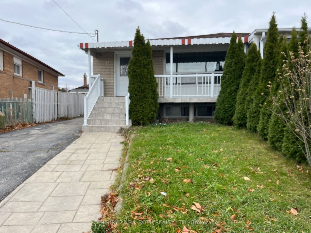 Photo of 33 Bimini Crescent W, Toronto, ON M3N 1S1 (MLS # W12573058)