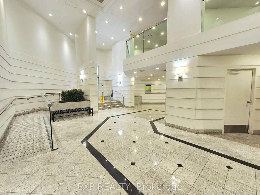 Photo of 711 Bay Street #1421, Toronto, ON M5G 2J8 (MLS # C13673178)