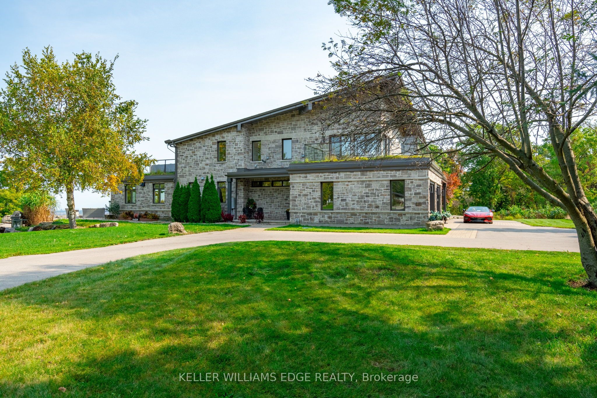5500 Steeles Avenue W