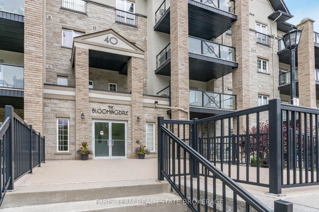 Photo of 40 Ferndale Drive S #210, Barrie, ON L4N 2L3 (MLS # S12906470)