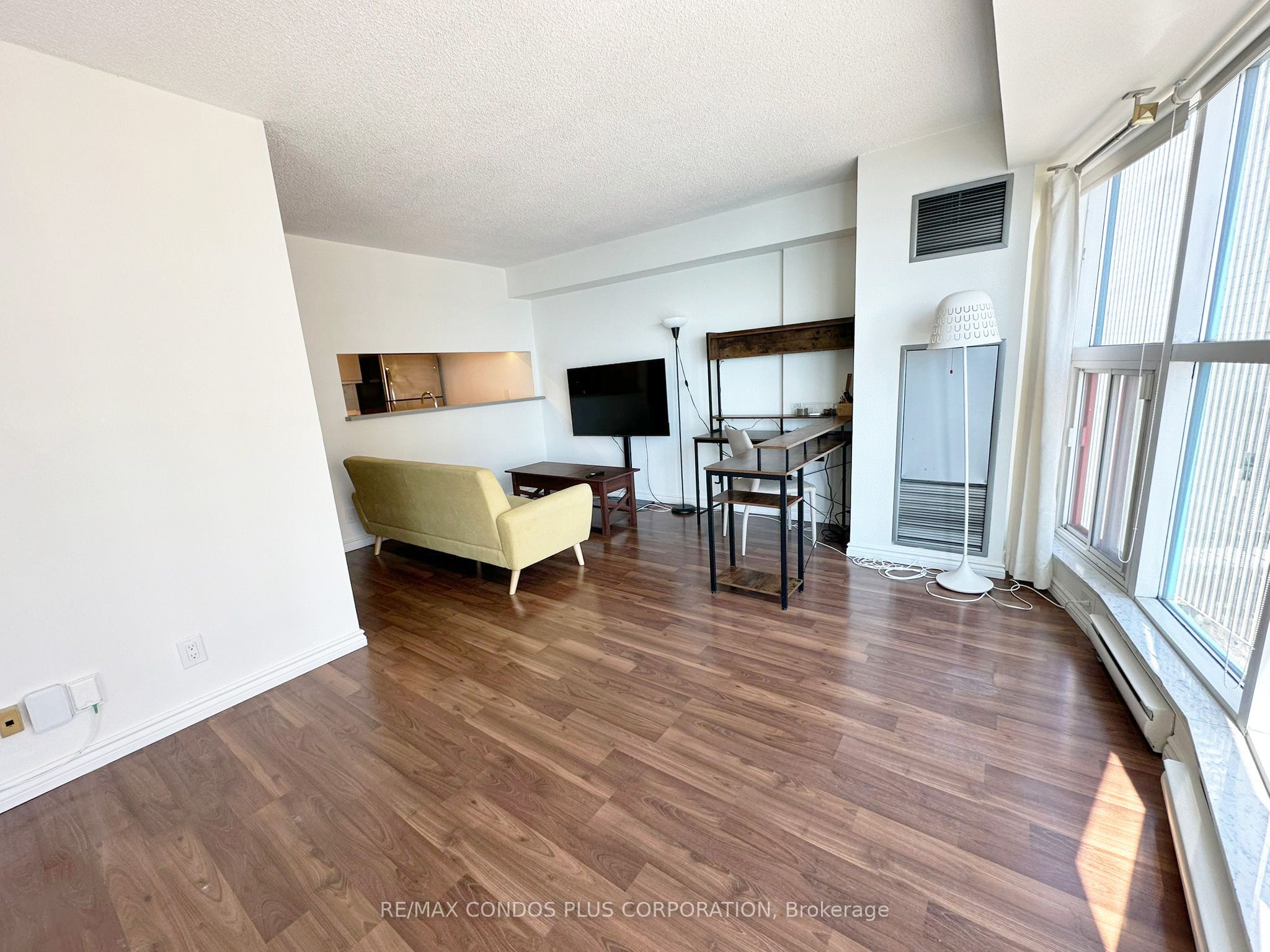 77 Harbour Square 3005