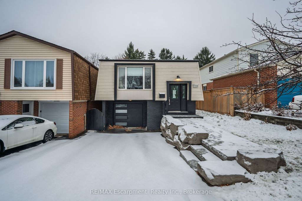 Photo of 3346 Hannibal Road, Burlington, ON L7M 1R7 (MLS # W12648756)