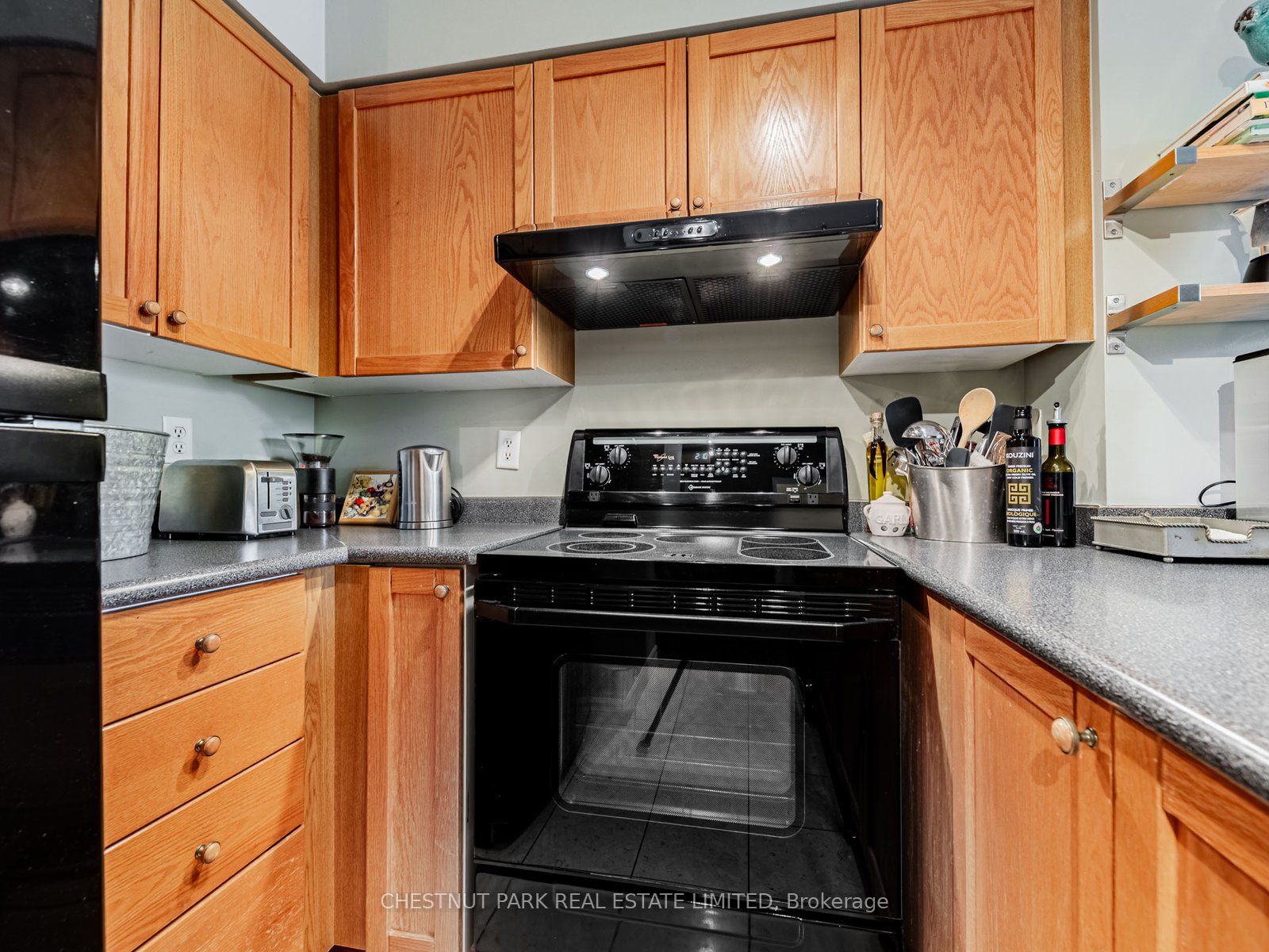 253 Merton Street 611