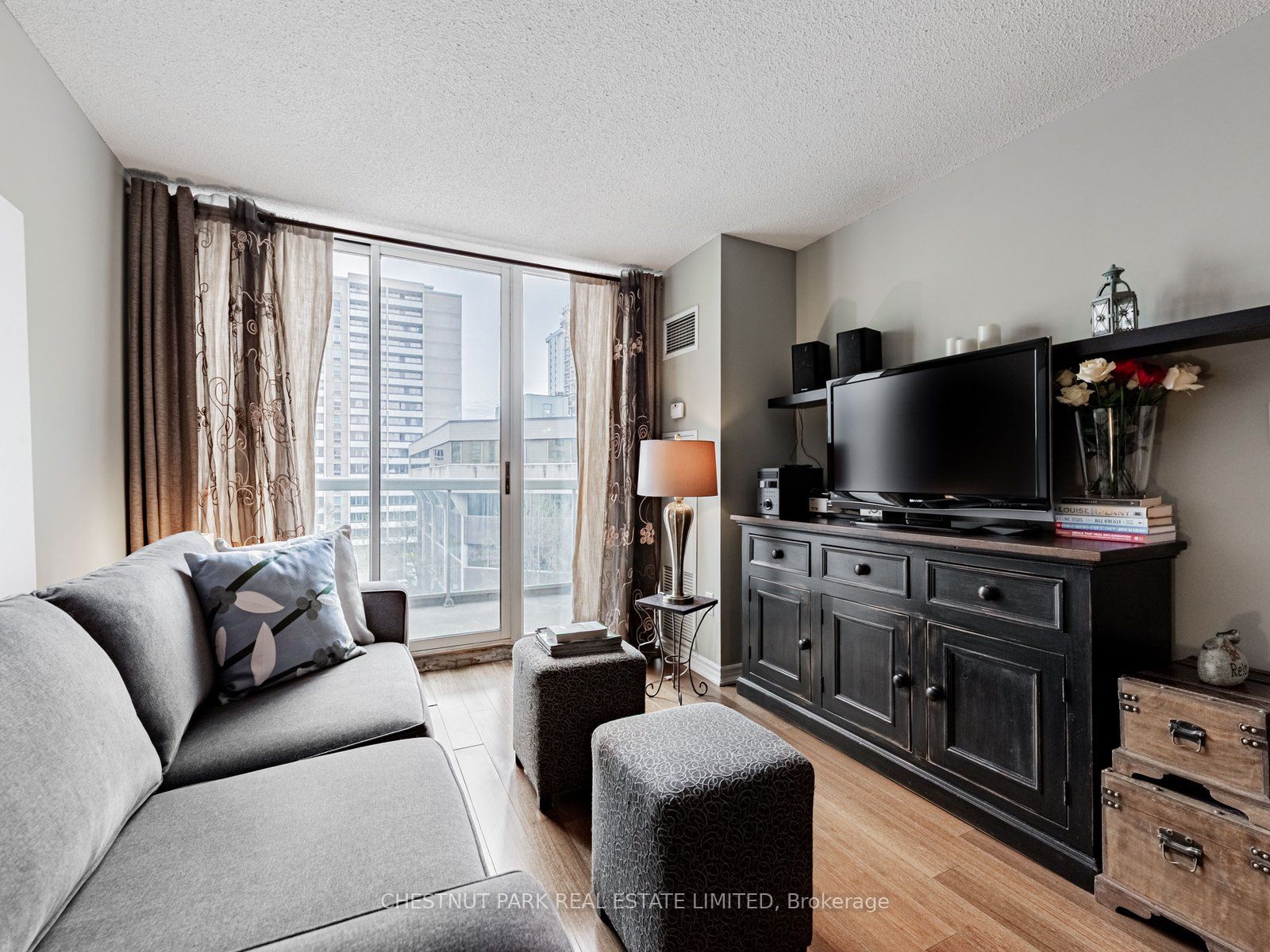253 Merton Street 611