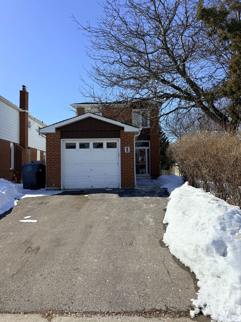 Photo of 1 Hudson Drive, Brampton, ON L6Y 2N6 (MLS # W12892046)
