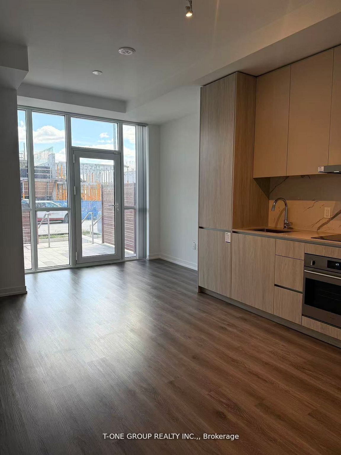 28 Interchange Way 108