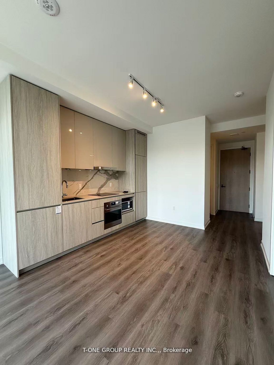 28 Interchange Way 108