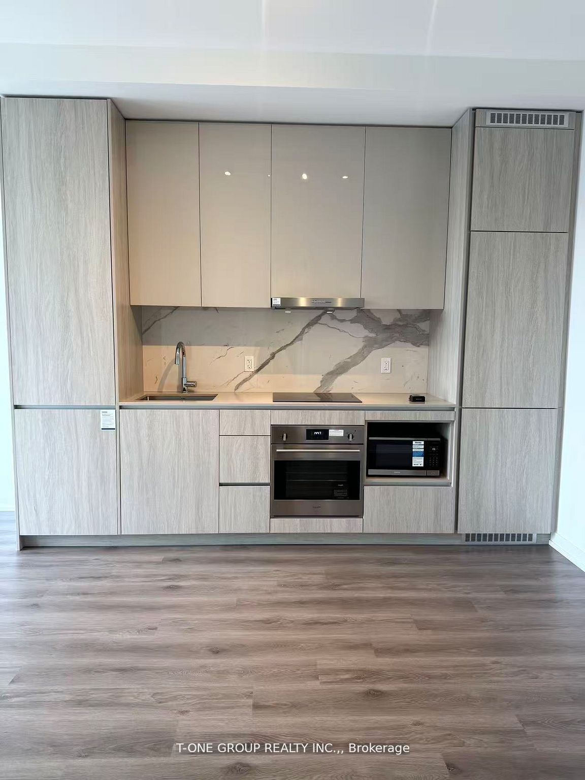 28 Interchange Way 108