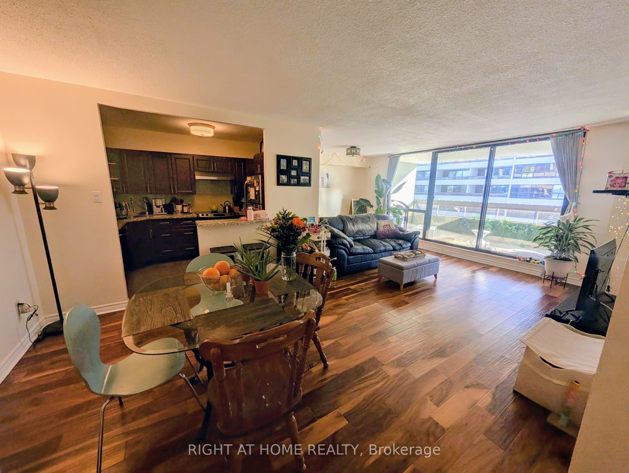 80 Quebec Avenue 607