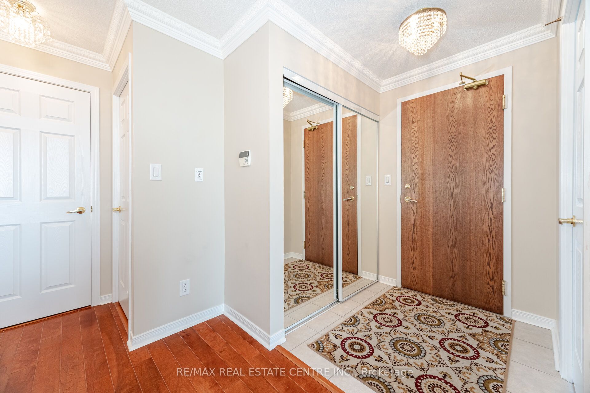 4850 Glen Erin Drive Ph9
