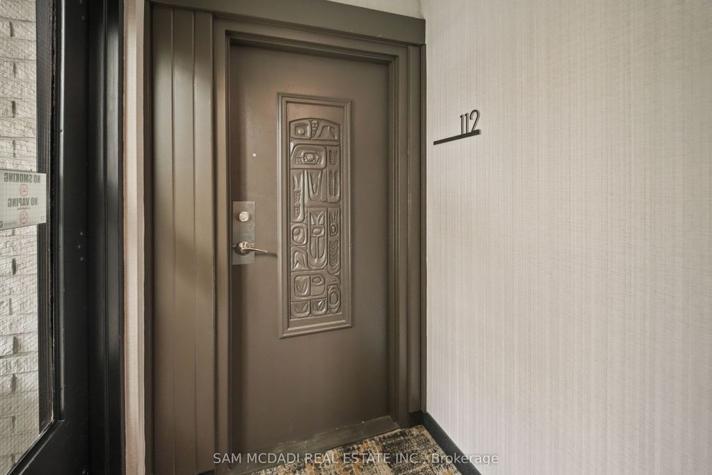 Photo of 1050 Falgarwood Drive #112, Oakville, ON L6H 2P3 (MLS # W13008236)