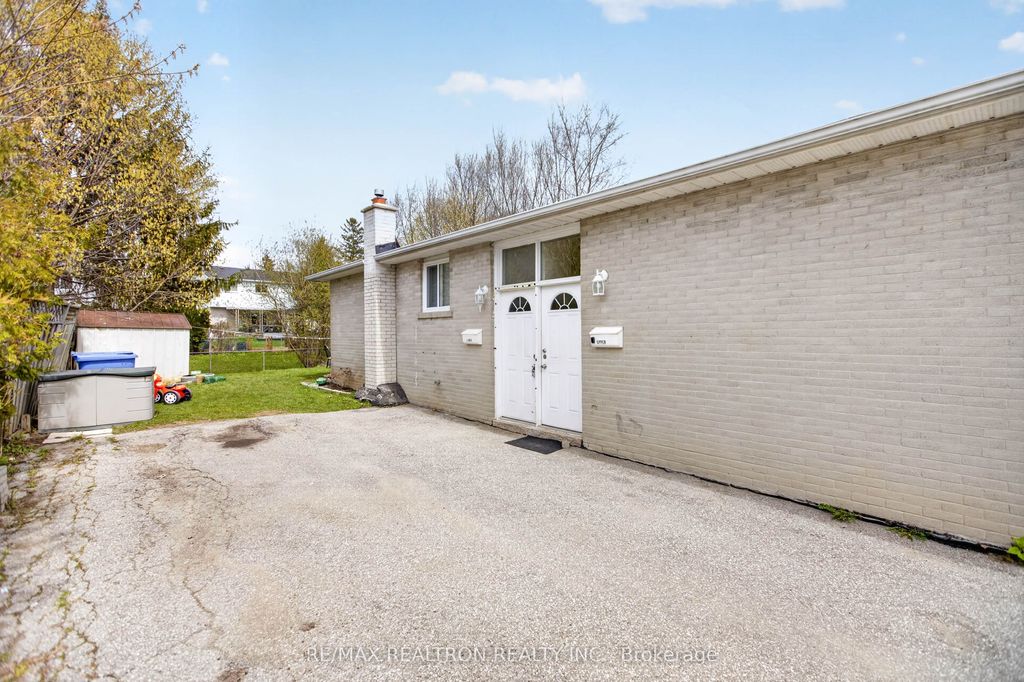 Photo of 753 Elgin Street, Newmarket, ON L3Y 3B9 (MLS # N13080660)