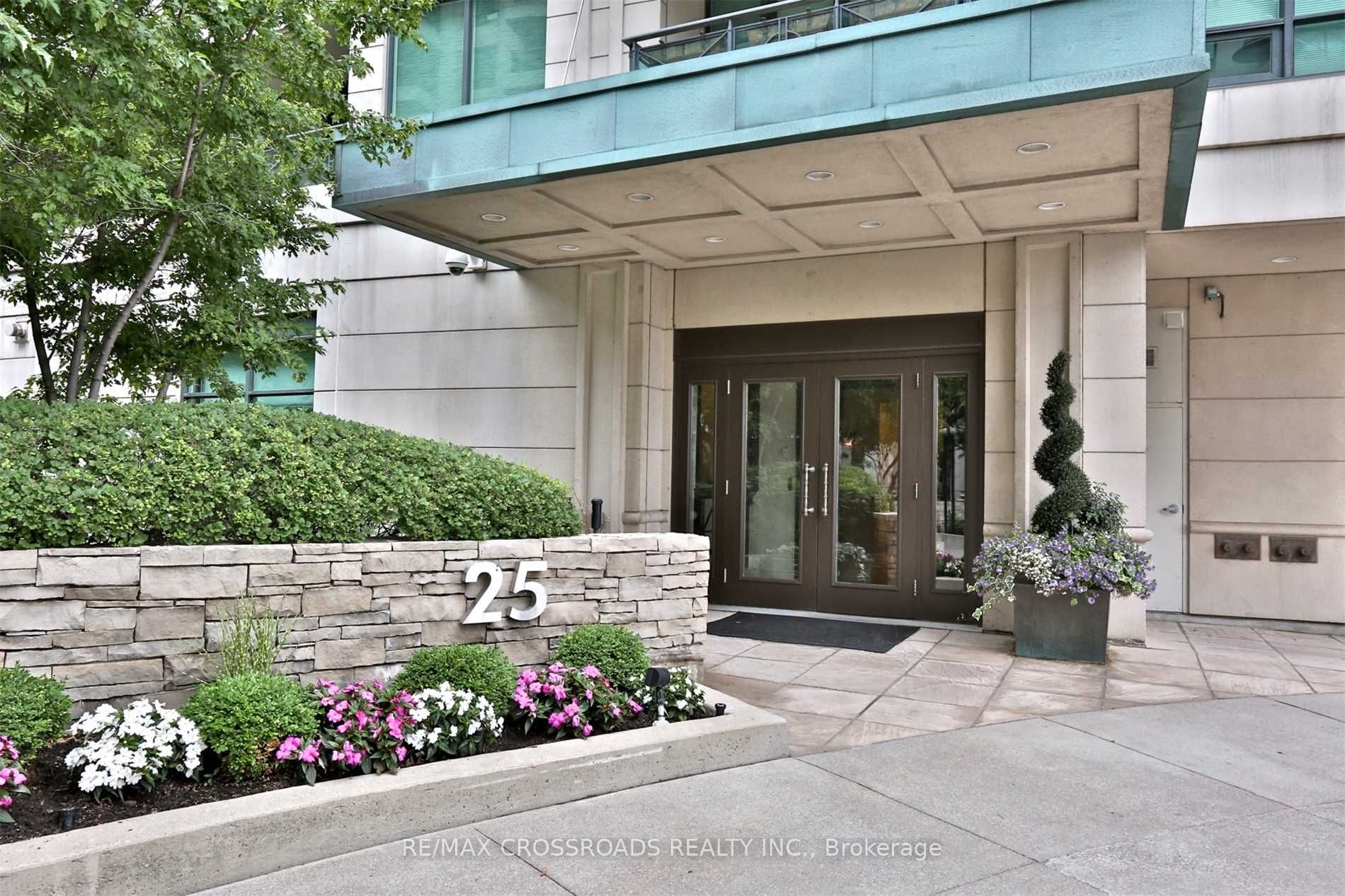 25 Scrivener Square 211