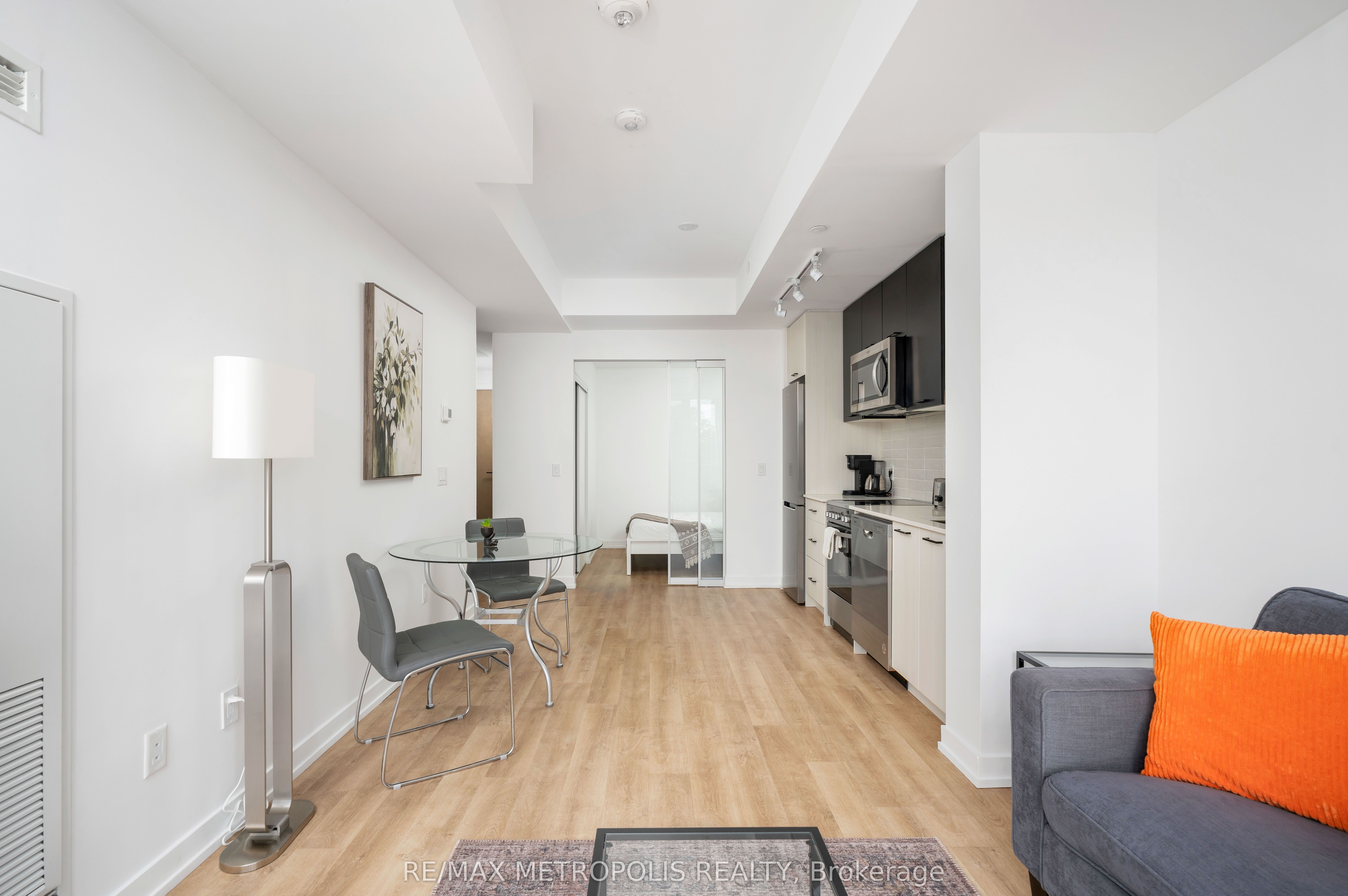 2300 St Clair Avenue W 407