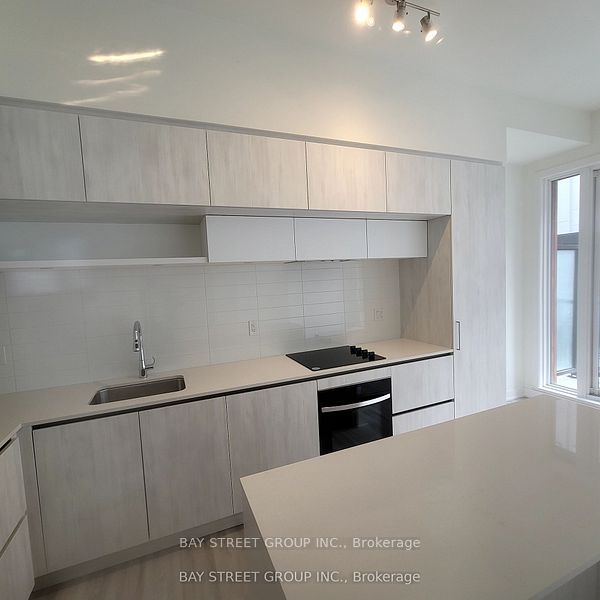 14 DAVID EYER Road 1006
