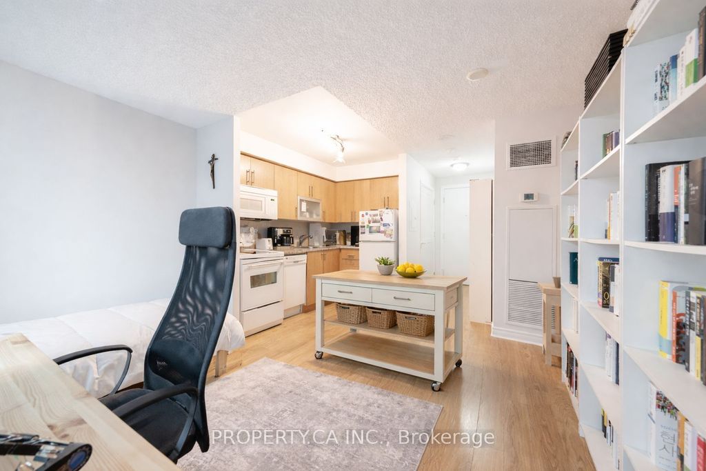 Photo of 50 Town Centre Court #605, Toronto, ON M1P 0A9 (MLS # E12780782)