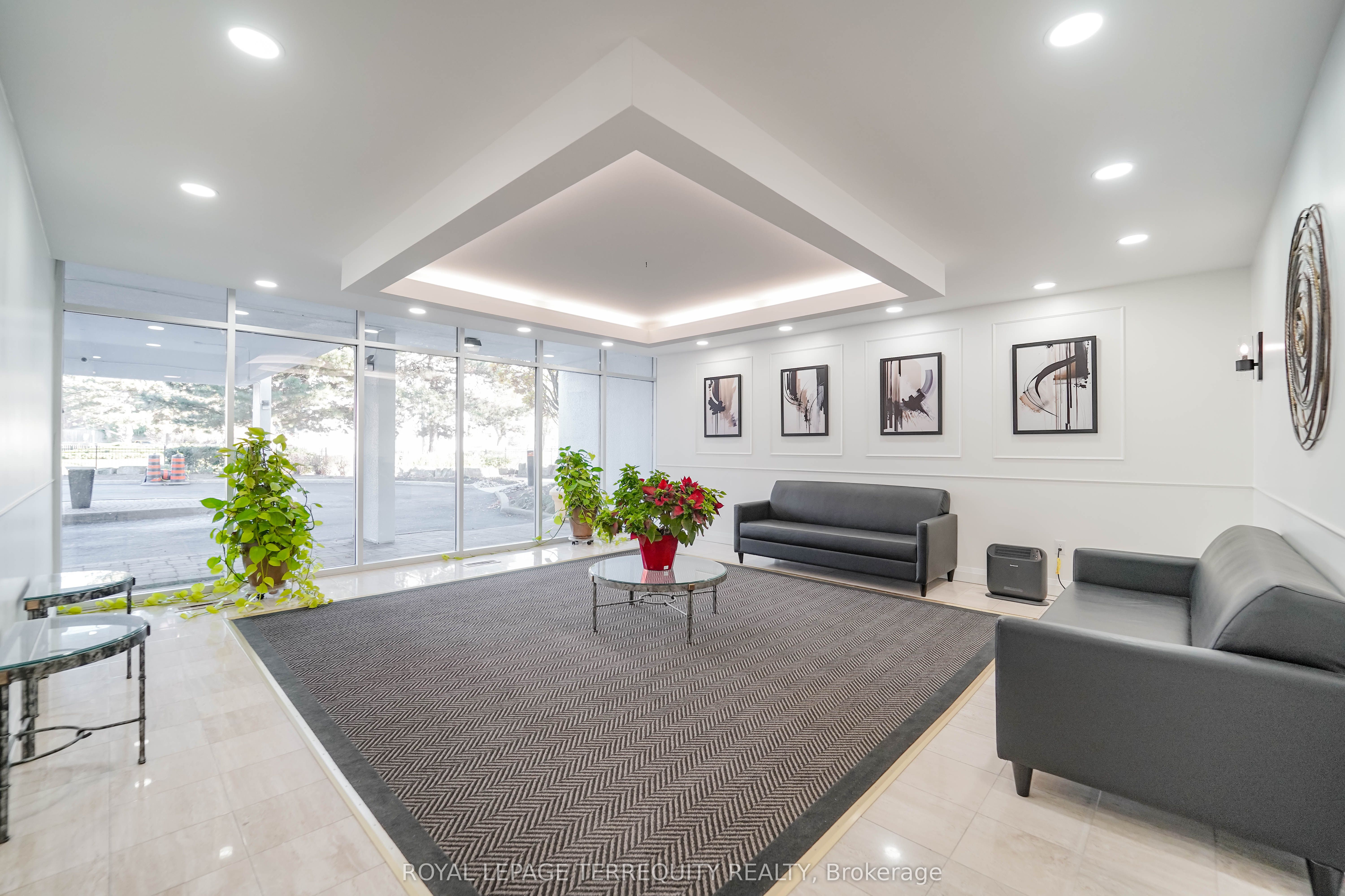 14 Neilson Drive 1002