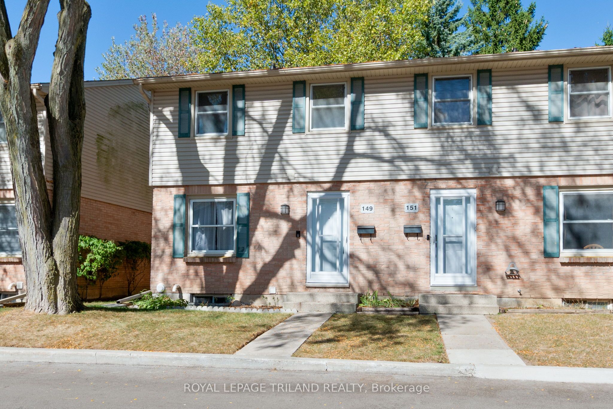 Photo 1 of 34 — 1247 Huron Street 149, London East, ON N5Y 4X7