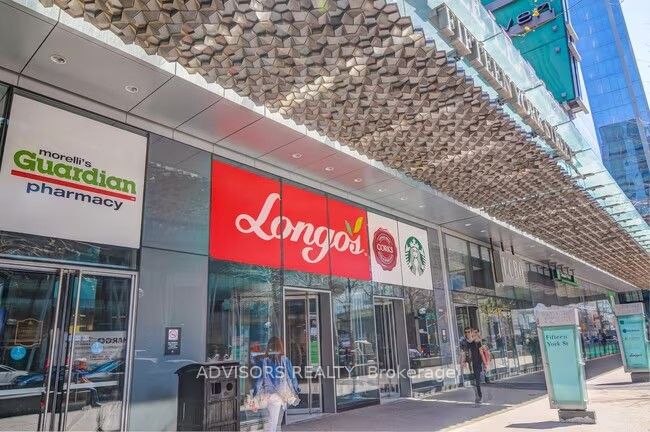 65 Bremner Boulevard 4408