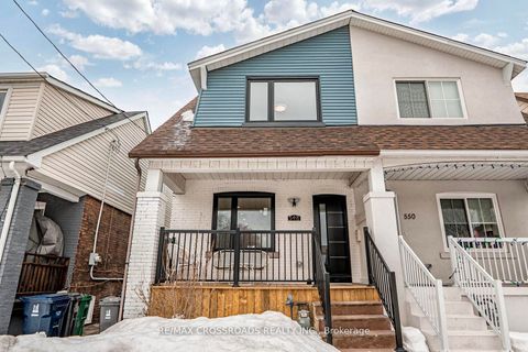 548 Glebeholme Boulevard Toronto ON M4C 1V4