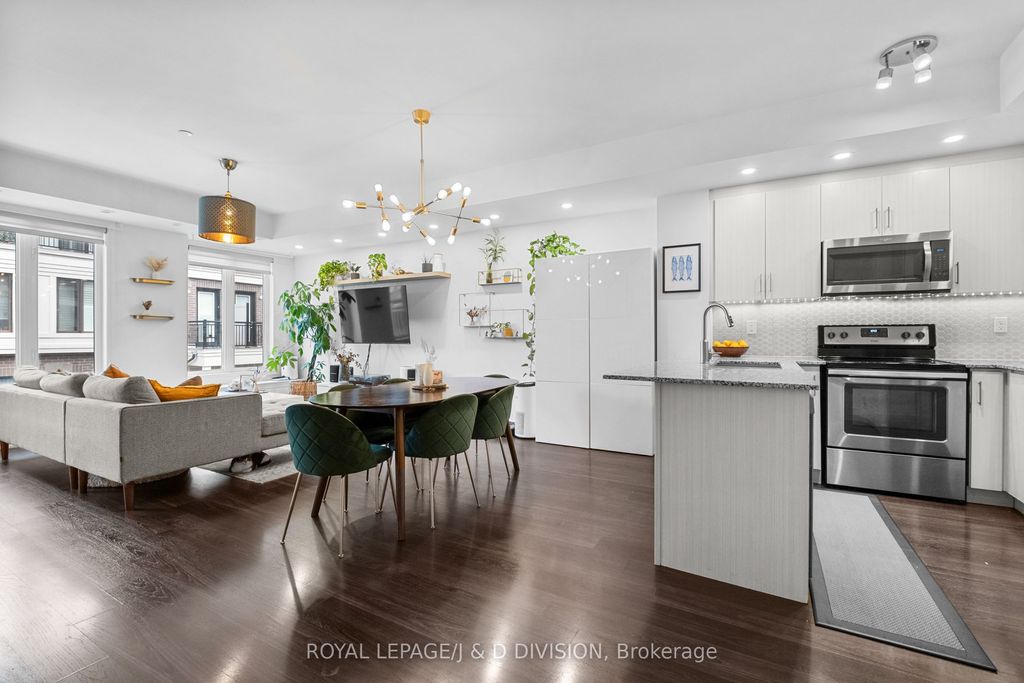 Photo of 120 Long Branch Avenue #TH4, Toronto, ON M8W 0B1 (MLS # W12598702)