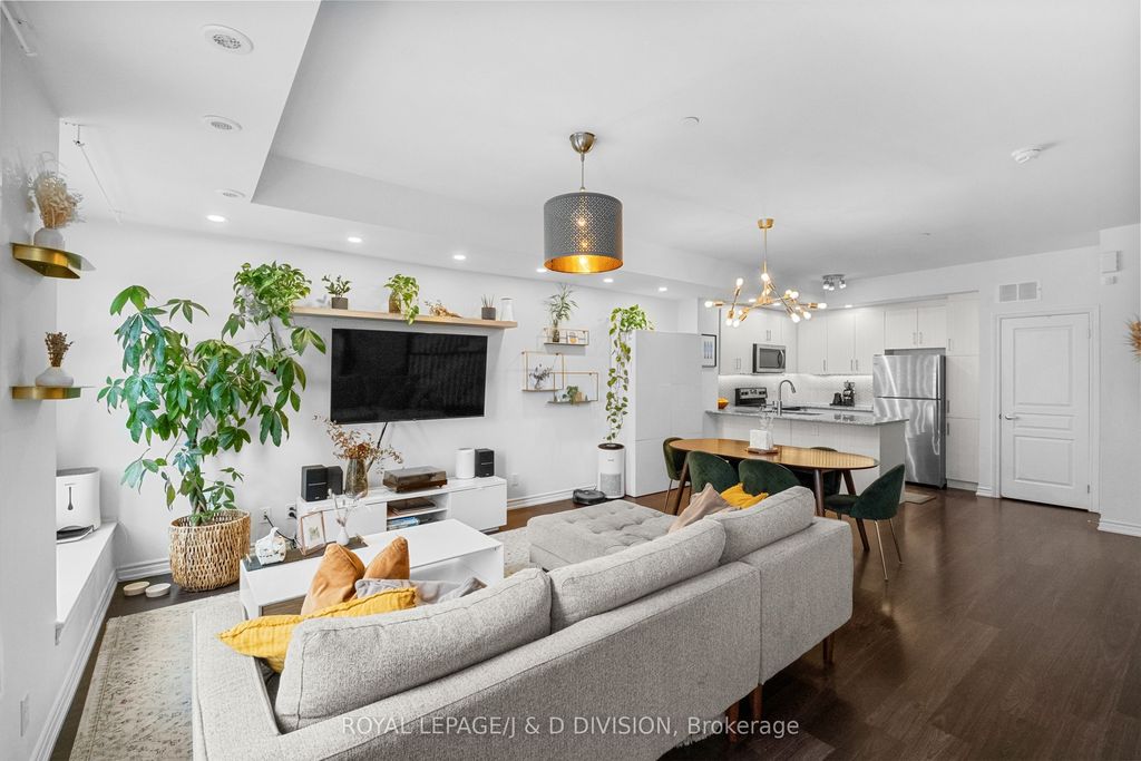 Photo of 120 Long Branch Avenue #TH4, Toronto, ON M8W 0B1 (MLS # W12598702)