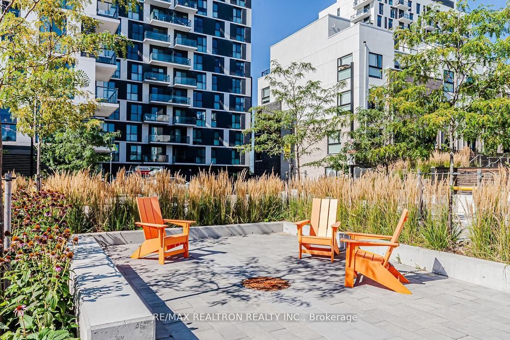 Photo of 335 Wheat Boom Drive #801, Oakville, ON L6H 7Y1 (MLS # W12606392)