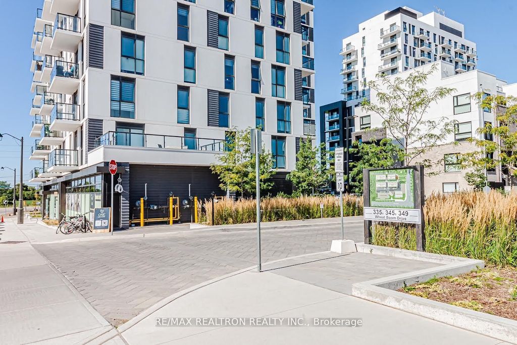 Photo of 335 Wheat Boom Drive #801, Oakville, ON L6H 7Y1 (MLS # W12606392)