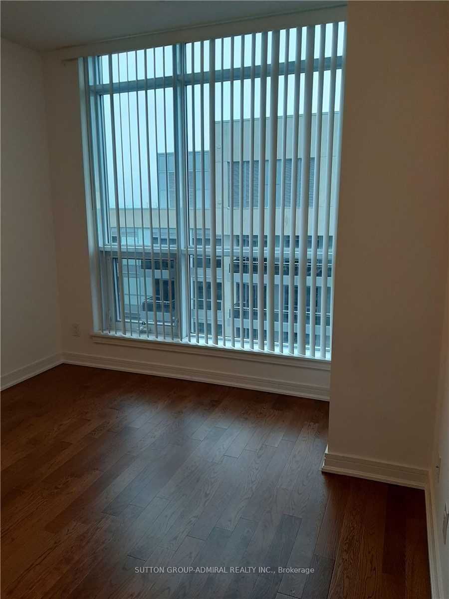 9205 Yonge Street 1208