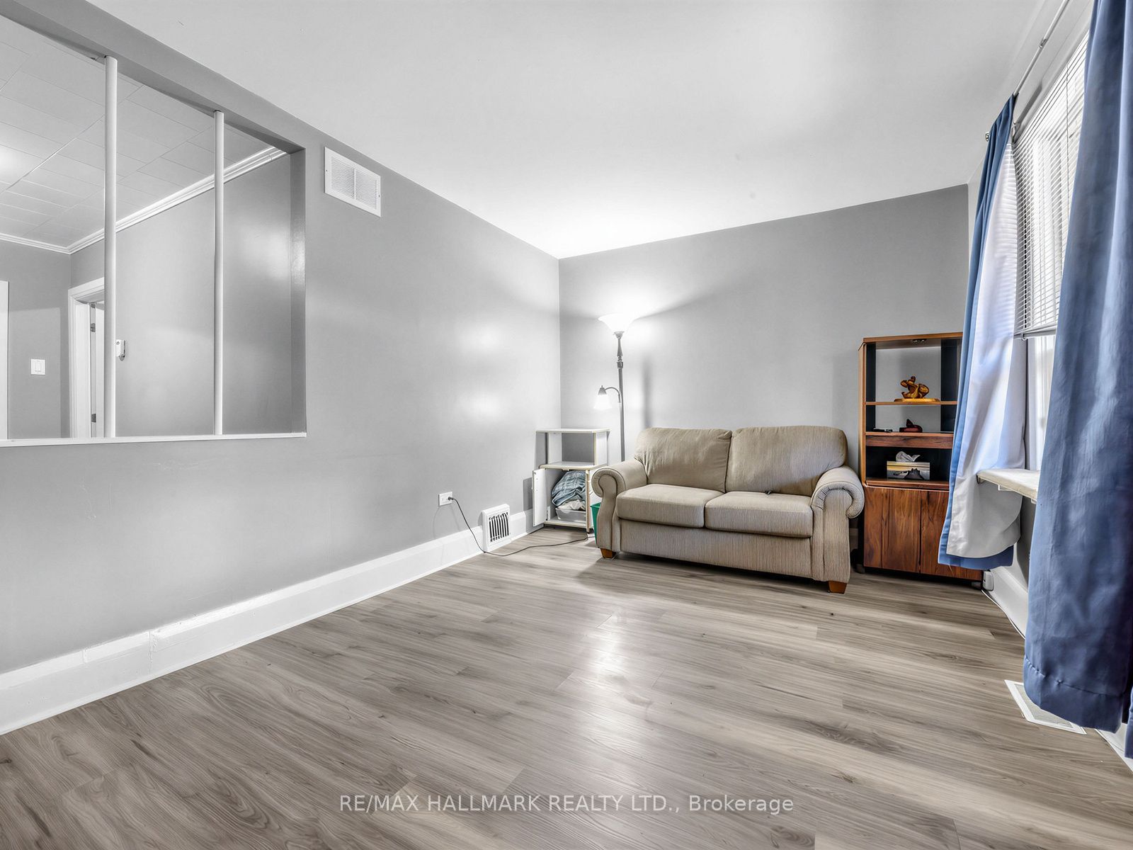 201 Linsmore Crescent