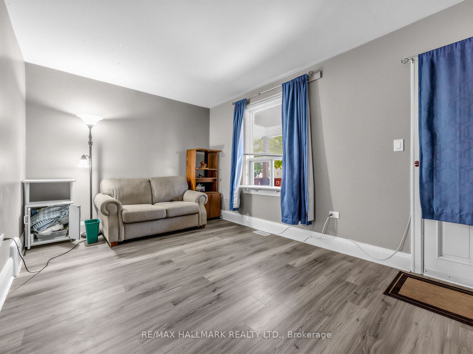 201 Linsmore Crescent