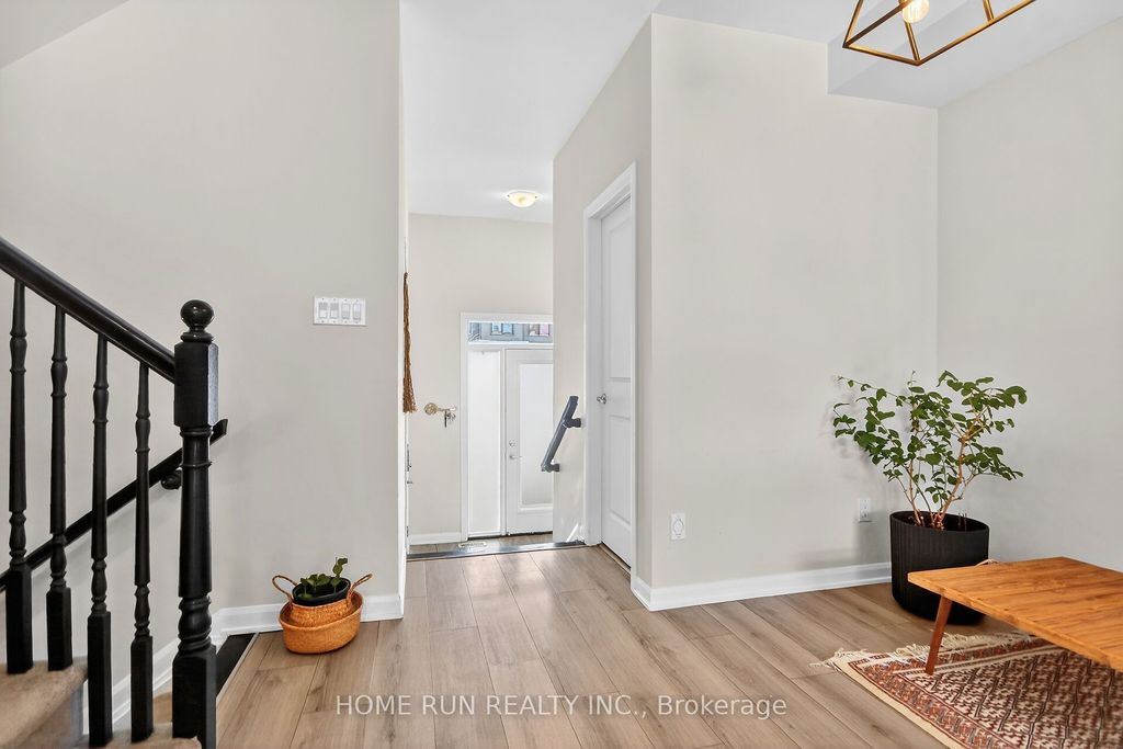 Photo of 733 Cashmere Terrace, Barrhaven, ON K2J 6Z6 (MLS # X12974780)