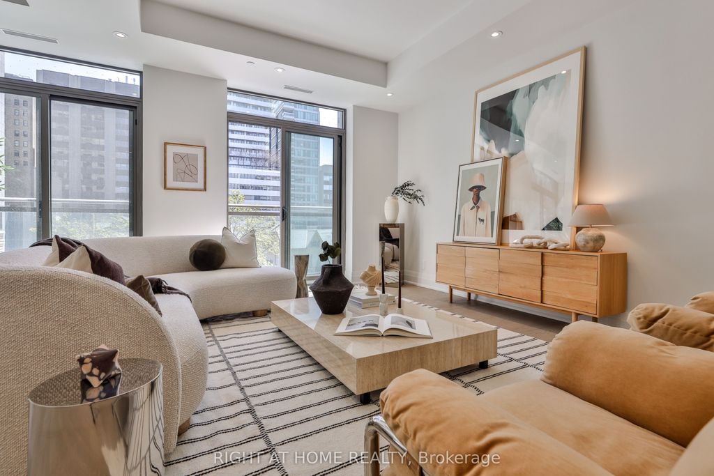 Photo of 10 Prince Arthur Avenue #404, Toronto, ON M5R 1A9 (MLS # C13056756)