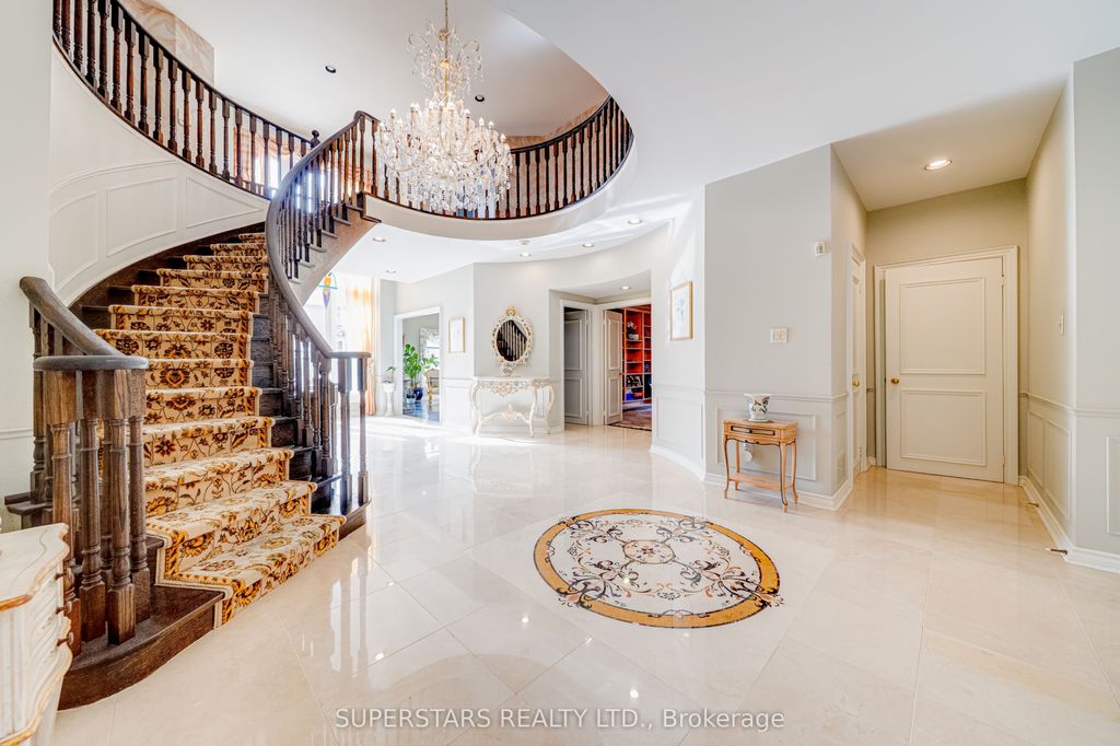 Photo of 28 Edmund Crescent, Richmond Hill, ON L4B 2X8 (MLS # N12894190)