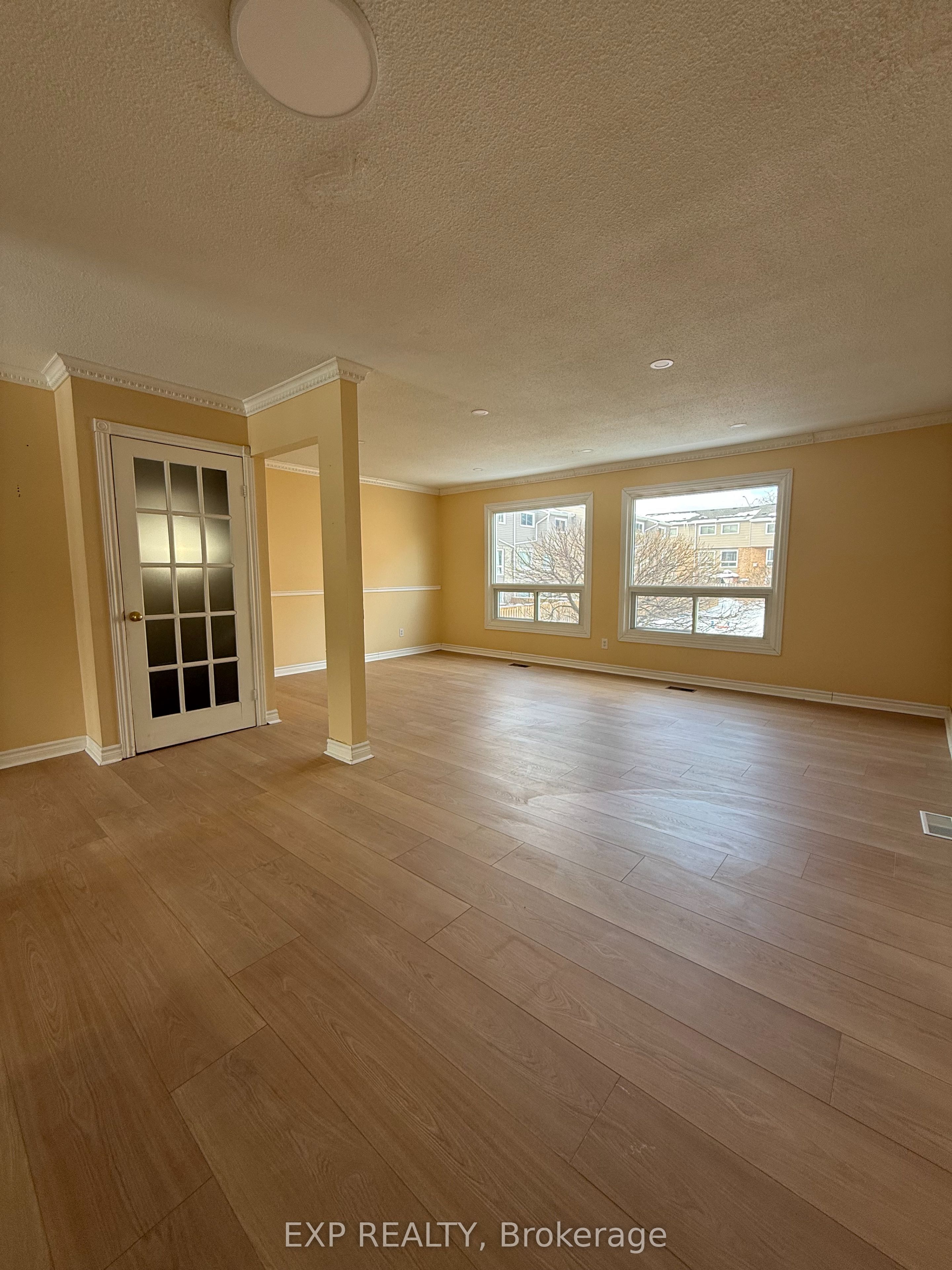 2050 Upper Middle Road 31