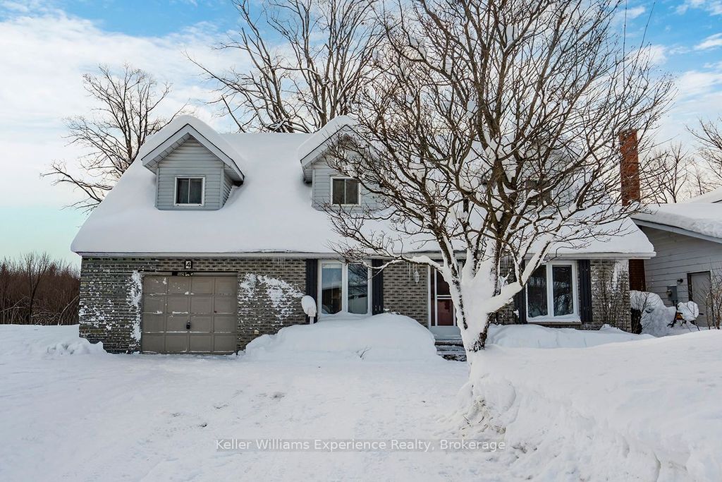 Photo of 4 Dunlop Street, Penetanguishene, ON L9M 1J2 (MLS # S12704956)