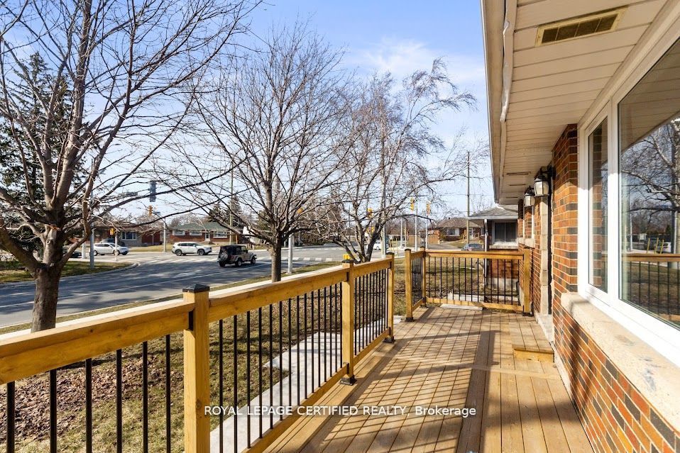 38 Collier Road N