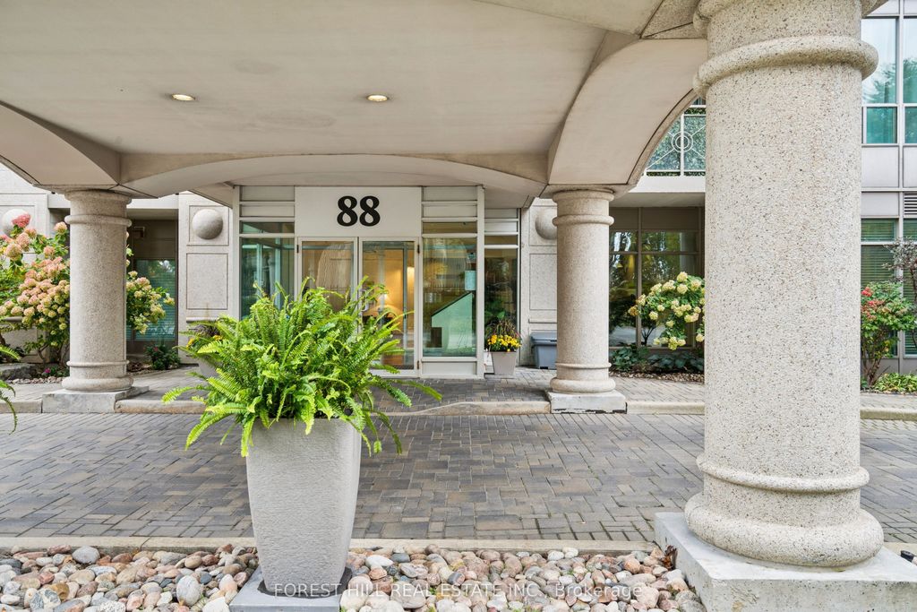 Photo of 88 Palace Pier Court #906, Toronto, ON M8V 4C2 (MLS # W12493380)
