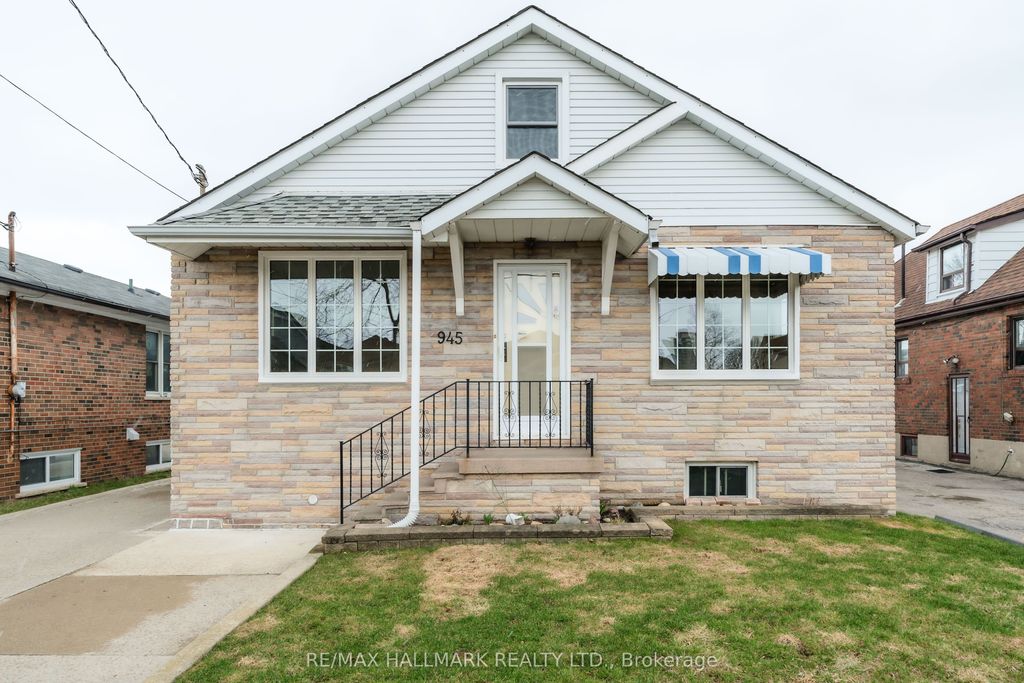 Photo of 945 Glencairn Avenue, Toronto, ON M6B 2A6 (MLS # W12969560)