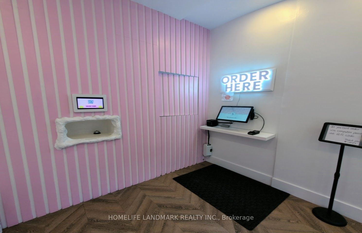 677 Queen St Street W