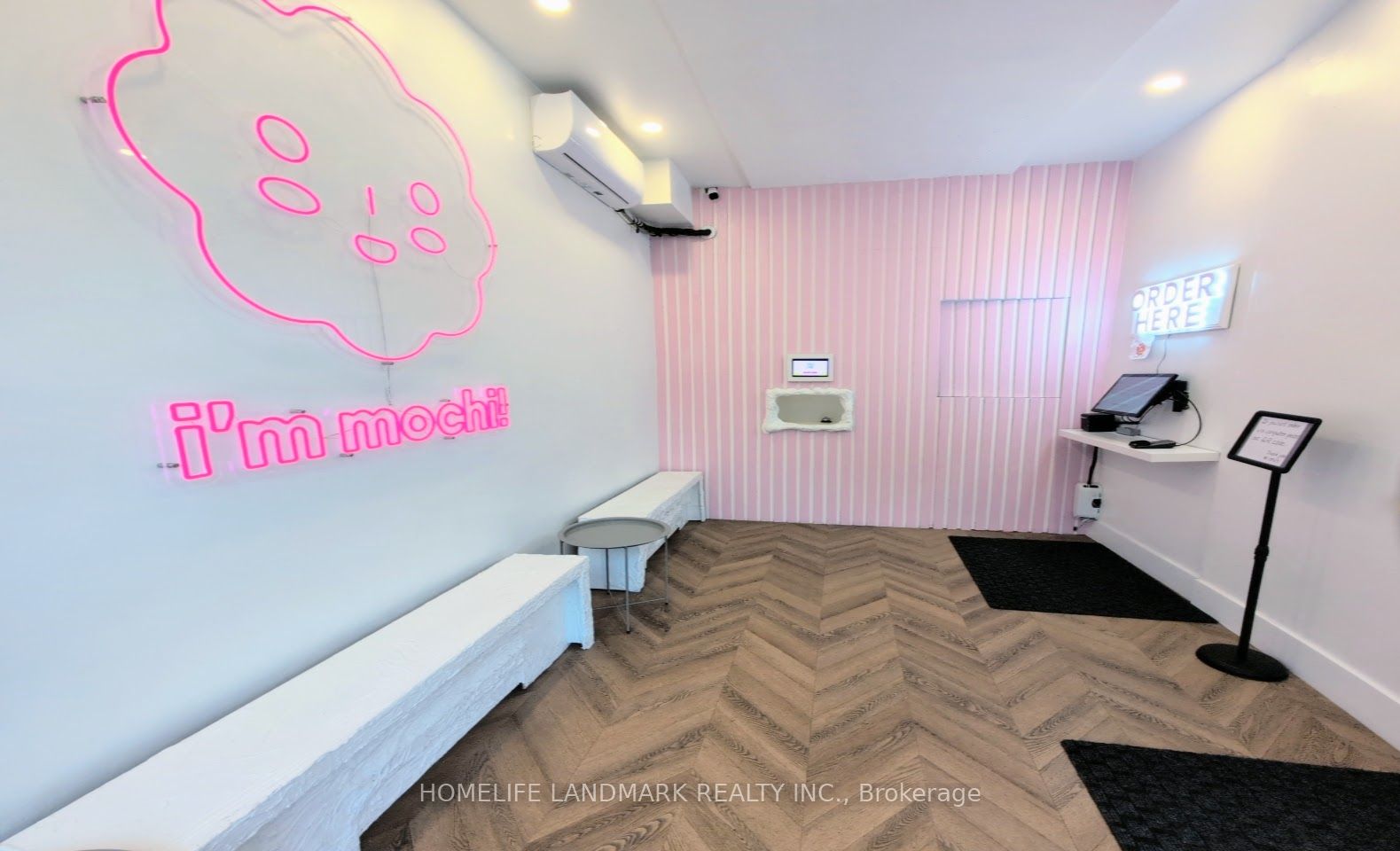 677 Queen St Street W