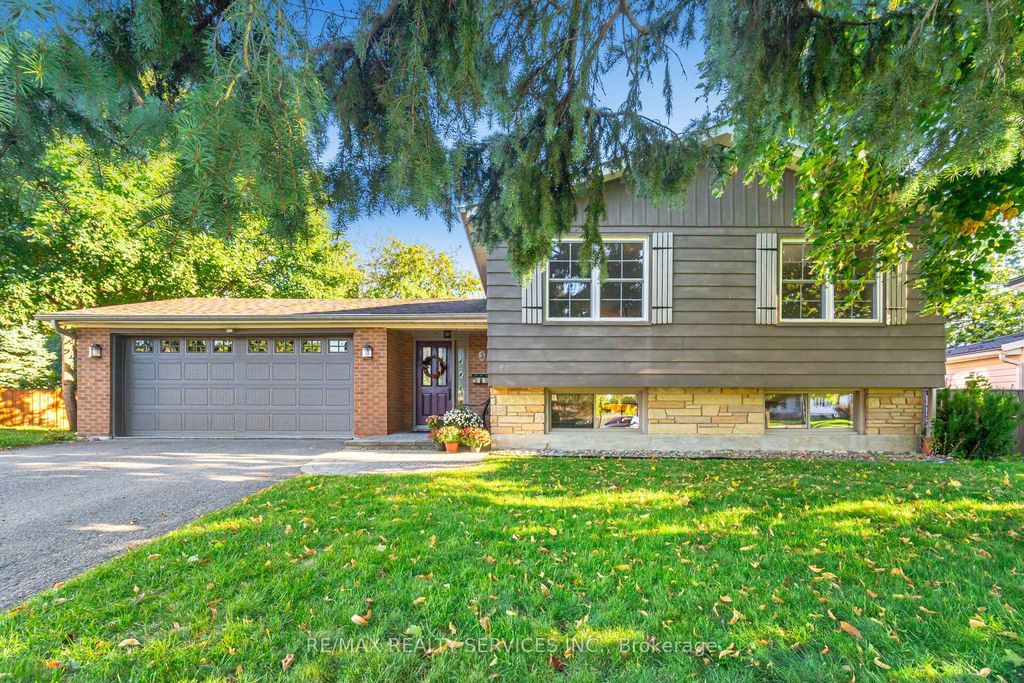 Photo of 3 Conway Court, Brampton, ON L6T 1Z5 (MLS # W12458074)