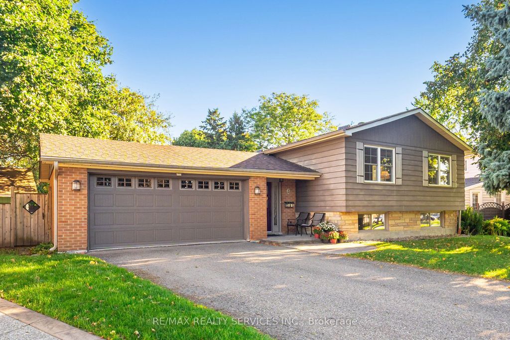 Photo of 3 Conway Court, Brampton, ON L6T 1Z5 (MLS # W12458074)