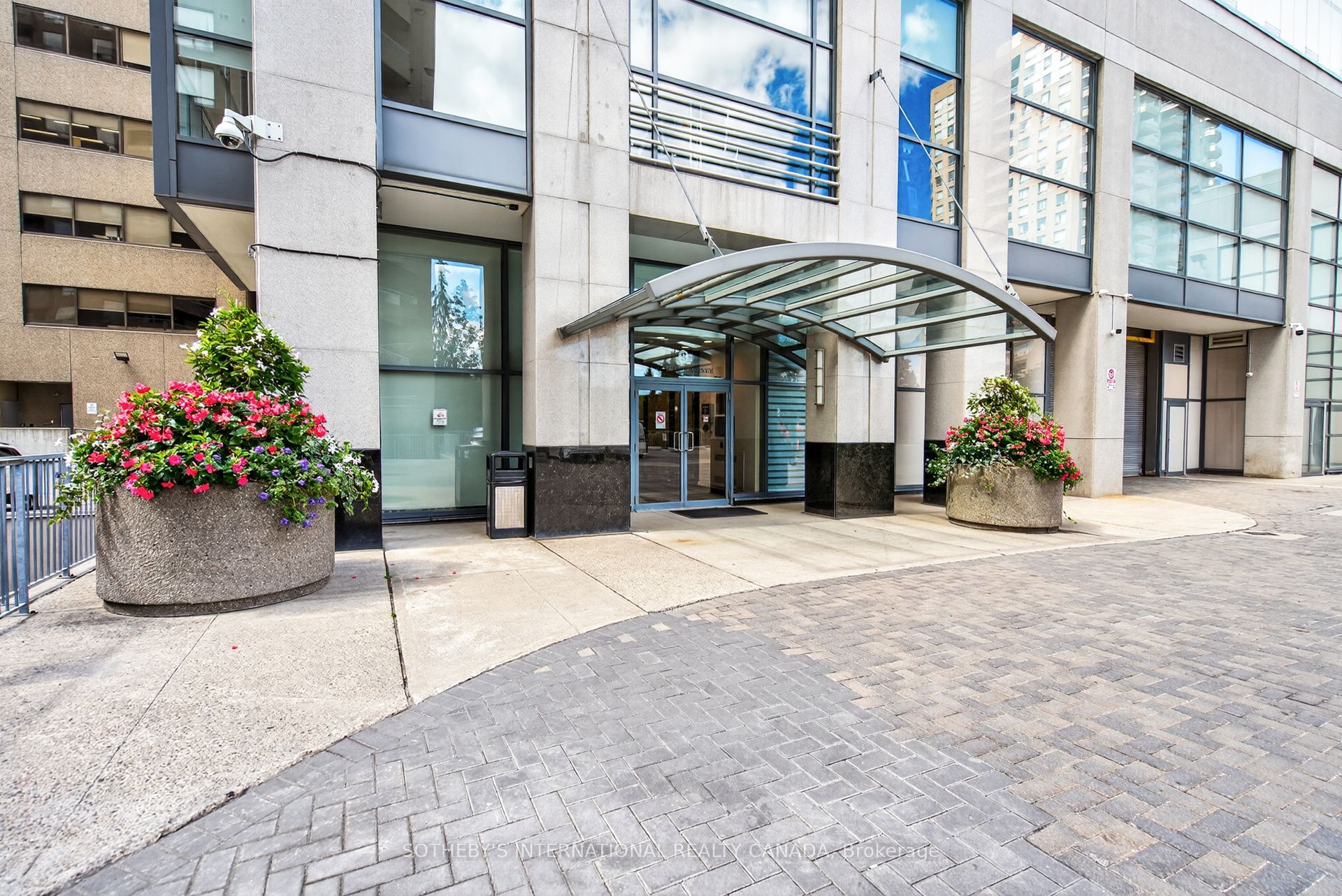 8 Hillcrest Avenue PH101