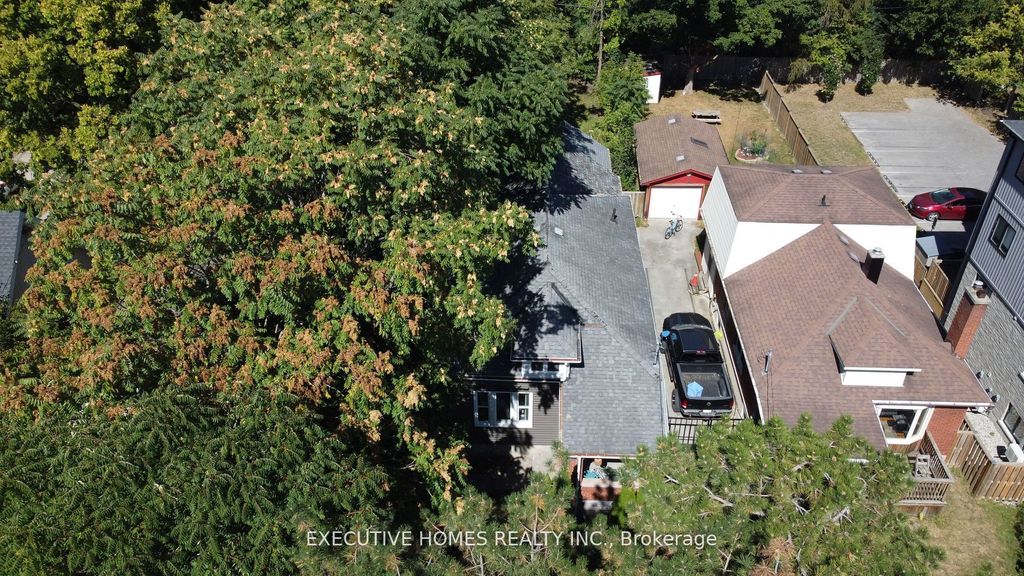 Photo of 650 Oxford Street E, London East, ON N5X 3J4 (MLS # X12607356)