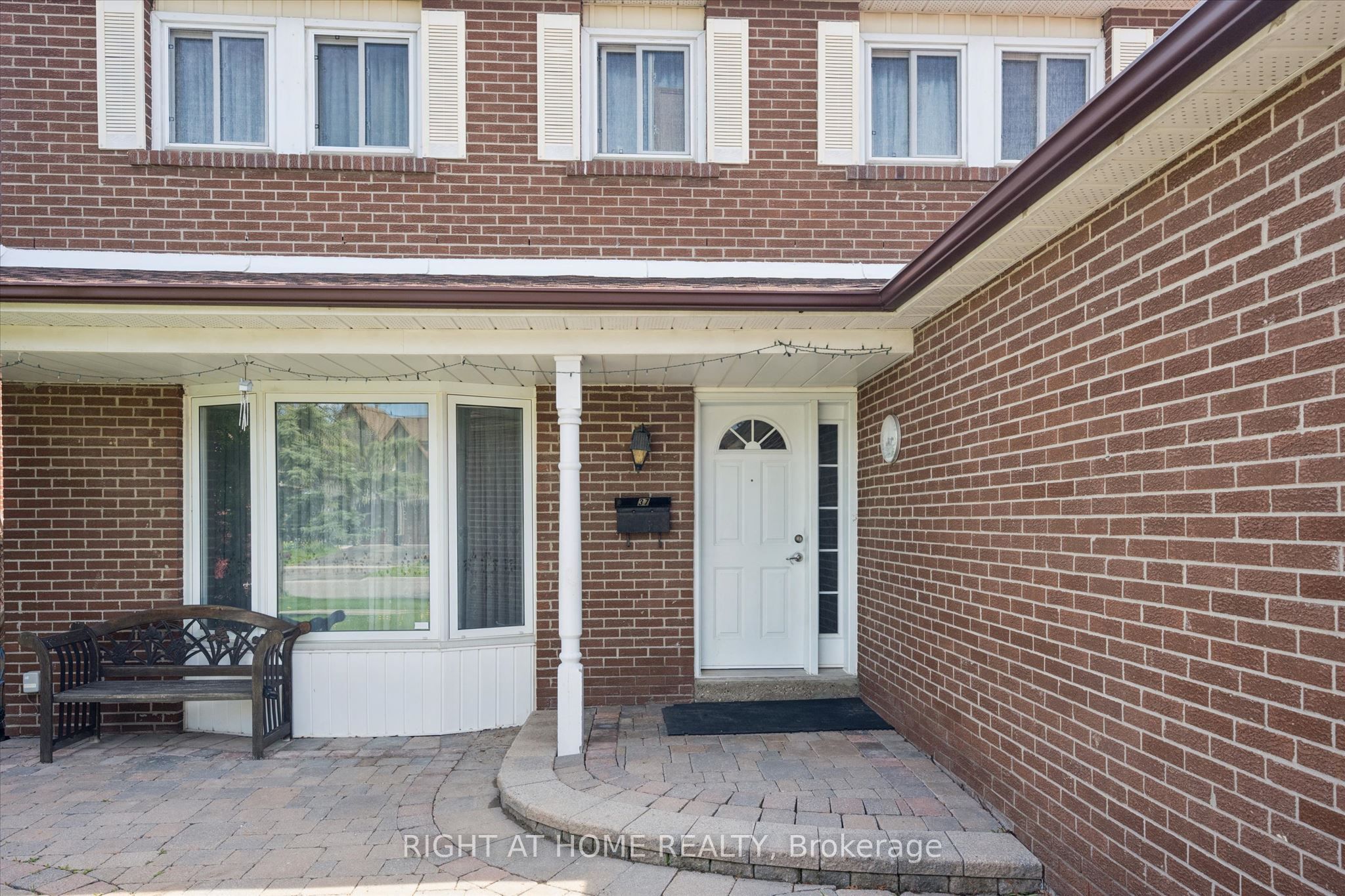 37 Moffatt Avenue