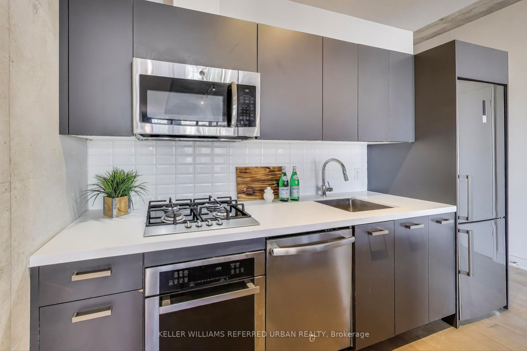 608 Richmond Street W 616