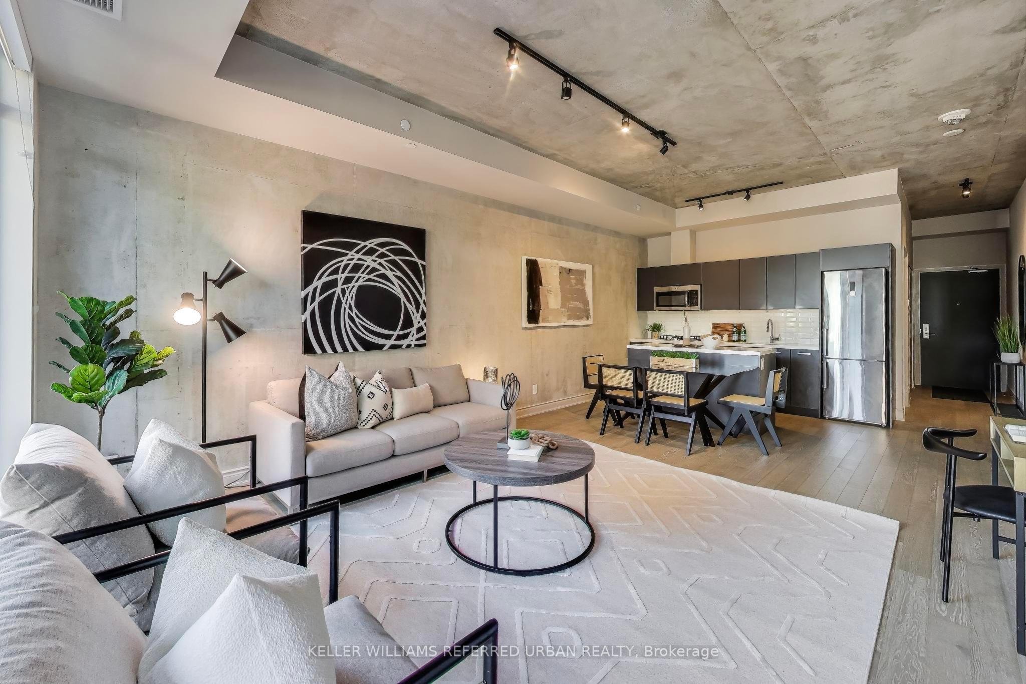 608 Richmond Street W 616