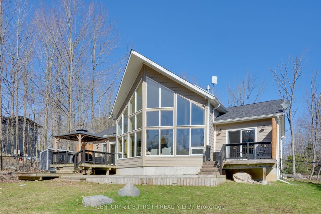 Photo of 46 Slalom Drive, Oro-Medonte, ON L0K 1N0 (MLS # S13078448)